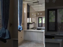 फैडियर स्टार ग्रे फिनिश के साथ चिकनी और कार्यात्मक रसोई कैबिनेट